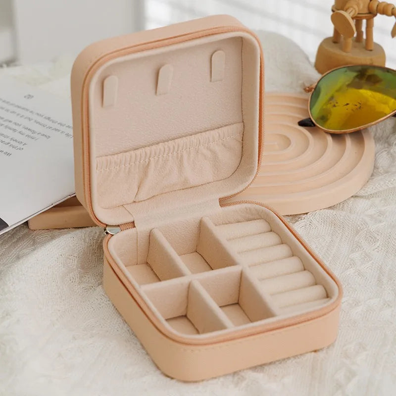 Portable Mini Jewelry Storage Box Travel Organizer Jewelry Case Leather Storage Earrings Necklace Ring Jewelry Organizer Display